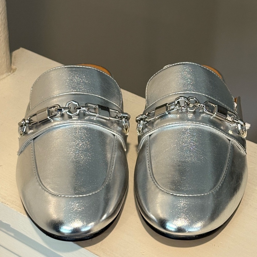NEW- Lisa Vicky Women’s Size 5M EFFECT-V Silver Metallic Mules Slip On - Picture 6 of 10